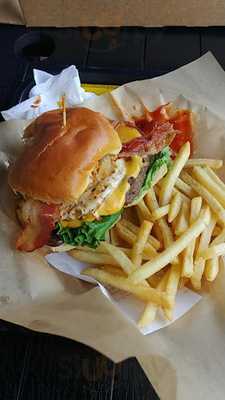 Lucky's Burger & Brew