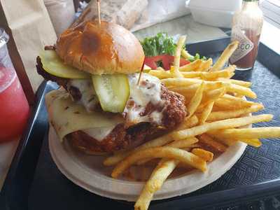 Lucky's Burger & Brew