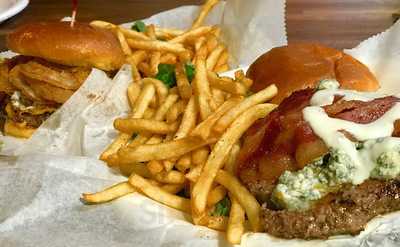 Lucky's Burger & Brew