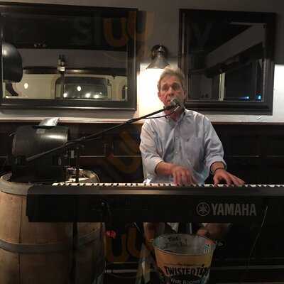 Pat's Wine Bar & Grill