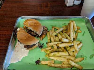 Saw's Bbq - Southside