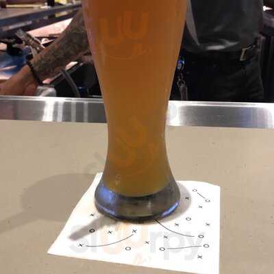 Buffalo Wild Wings Grill & Bar