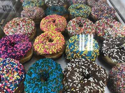 Colonial Donuts