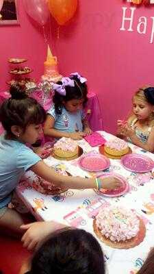 Pieces Of Treats Ice Cream Parlor And Bakery Cafe