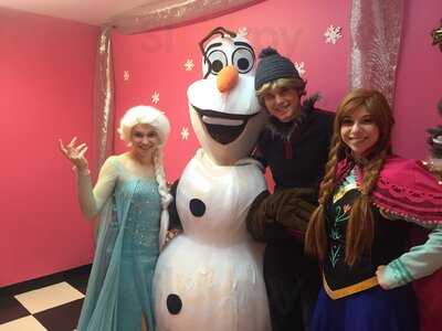 Pieces Of Treats Ice Cream Parlor And Bakery Cafe