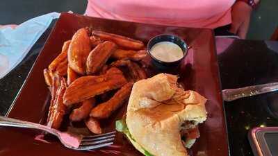 J's Corner Restaurant & Bar