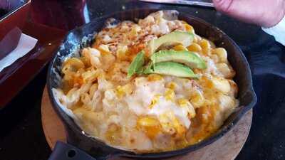 J's Corner Restaurant & Bar