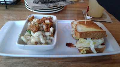 Applebee's Grill + Bar