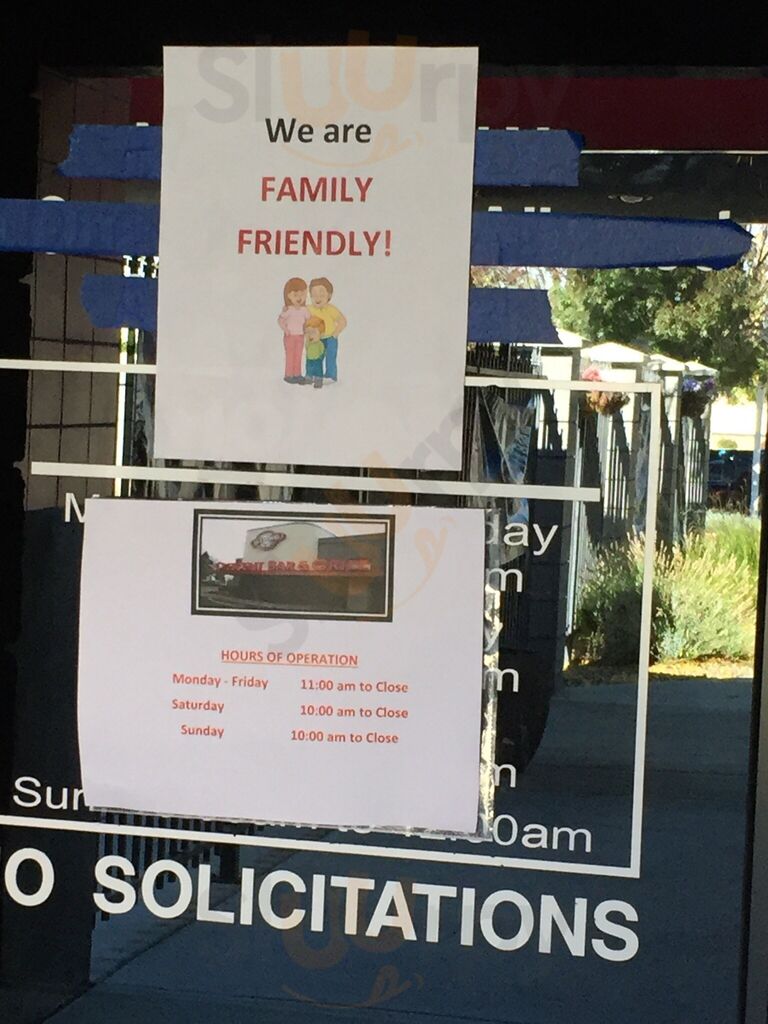 Crescent No Lawyers Bar & Grill