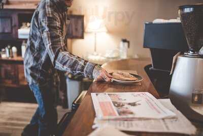 Crescendo Espresso Bar + Music Cafe