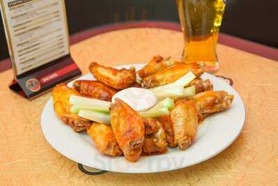 Halftime Bar & Grill