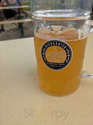 Biergarten At Olbrich Park
