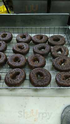 Daynight Donuts
