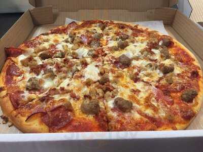 Ski & Benny Pizza