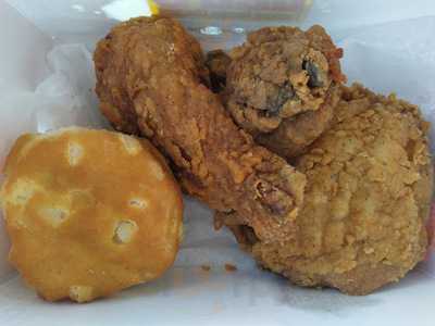 Lee's Famous Recipe Chicken