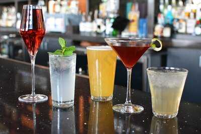 The Wise Restaurant & Bar