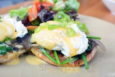 The Wise Restaurant & Bar