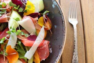 The Wise Restaurant & Bar