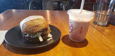 Roam Artisan Burgers