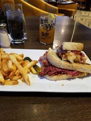 Three Peaks Restaurant