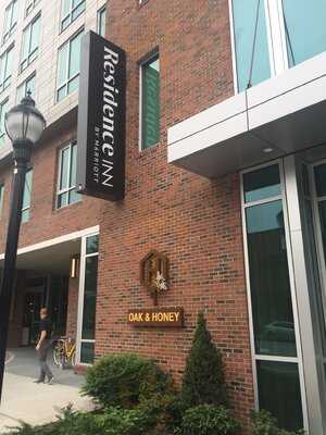 Oak & Honey