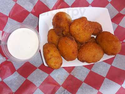 Zo's Good Burger - New Center Detroit