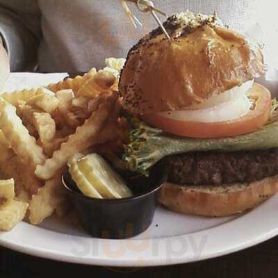 Alexander Bullitt's Winery Brewery & Bistro