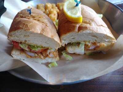 Hemingway’s Bar & Grill