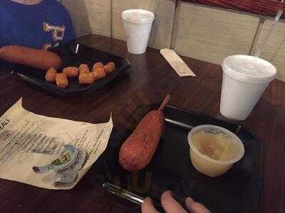 Hemingway’s Bar & Grill