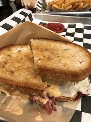 The Club: Burgers & Sandwiches