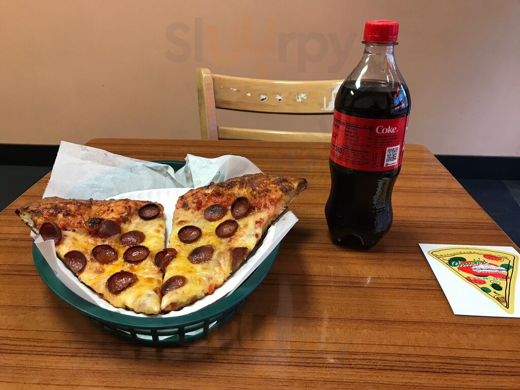 Chuck's Pizza