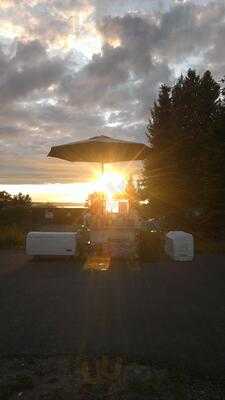 Yeti Dogs And Sausages