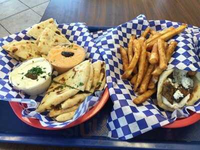 Akropolis Gyro & Pizza