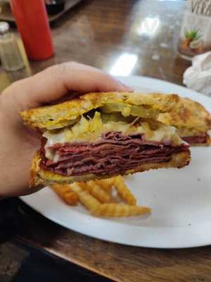 Yia Yia's Sandwhich Shop