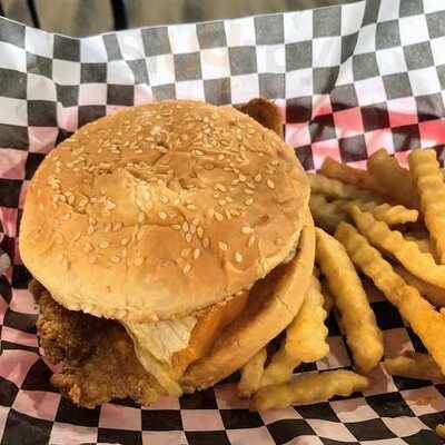 Gloria's Bar & Grill