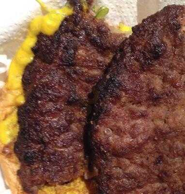 Grand River Deli & Burgers