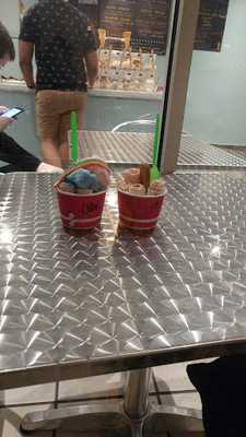 Iceburg Frozen Yogurt