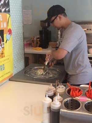 Iceburg Frozen Yogurt