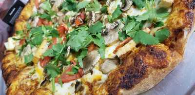 Dean's Thai Curry Pizza