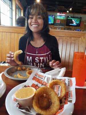 Hooters