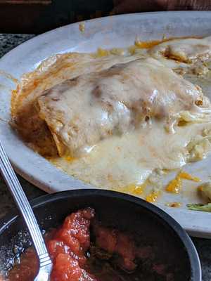 Magdalenas Bar And Grille