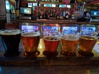 Lucky's Bar And Grille