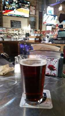 Lucky's Bar And Grille