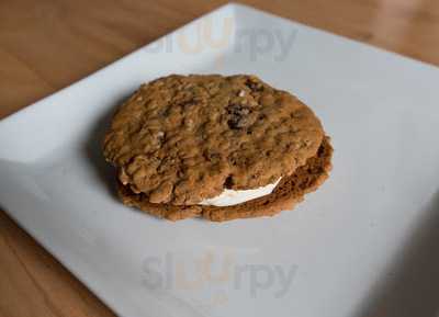 Mondelli's Bake Shop