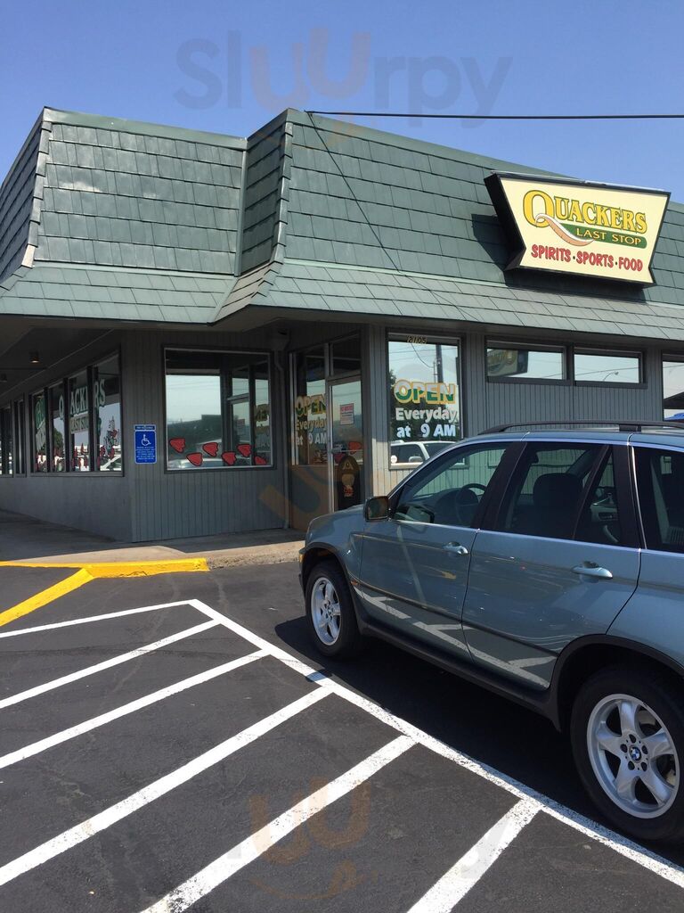 Quackers Sports Bar And Grill