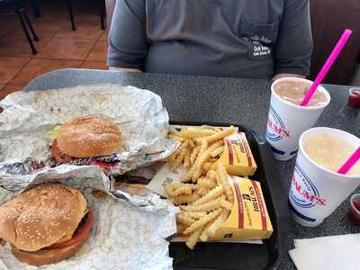 Braum's Ice Cream And Burger Restaurant