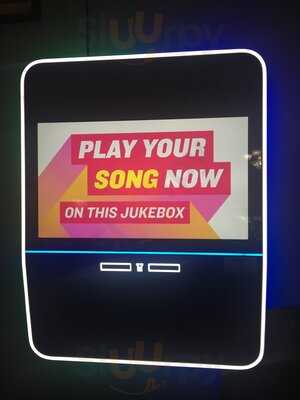 Fox Neighborhood Bar & Grill