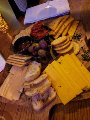 Real Hamburger & Bar