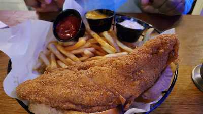 Real Hamburger & Bar