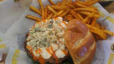 Buffalo Wild Wings Grill & Bar